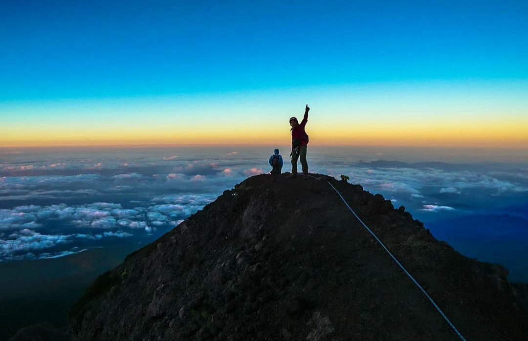 Hiking Gunung Raung